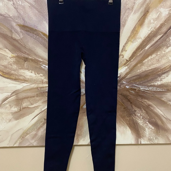 COPY - SPANX Look At Me Now Seamless Legging - Picture 4 of 5